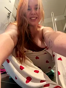 Snapshot of AnjaAmelia chatting on December 18, 2025, 11:49 am AnjaAmelia online show from December 18, 2025, 11:49 am