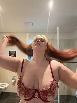 Snapshot of AnjaAmelia chatting on March 8, 2026, 11:14 am AnjaAmelia online show from March 8, 2026, 11:14 am