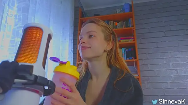 sinteas online show from March 15, 2025, 6:47 am