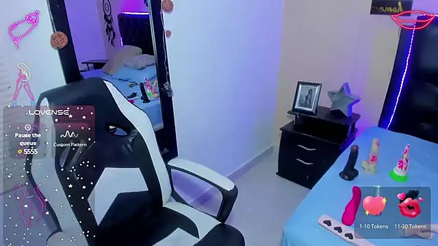 mila katts online show from January 22, 2025, 9:02 am