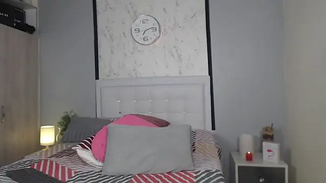 Snapshot of Sofia_Blosom chatting on February 14, 2025, 1:23 am Sofia Blosom online show from February 14, 2025, 1:23 am