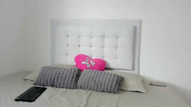 Snapshot of Sofia_Blosom chatting on October 21, 2025, 9:15 pm Sofia Blosom online show from October 21, 2025, 9:15 pm