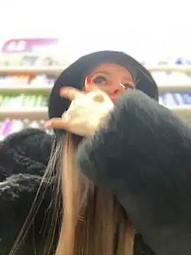 KrisMagnoly online show from February 28, 2025, 11:58 am