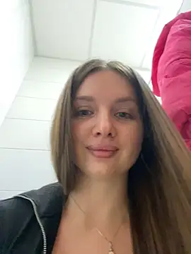 KrisMagnoly online show from February 22, 2026, 6:28 pm