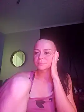 Snapshot of MrsBunnyBum chatting on April 9, 2026, 7:30 pm MrsBunnyBum online show from April 9, 2026, 7:30 pm