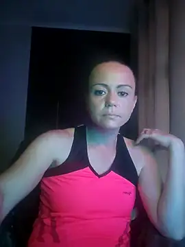 Snapshot of MrsBunnyBum chatting on May 7, 2026, 11:04 am MrsBunnyBum online show from May 7, 2026, 11:04 am