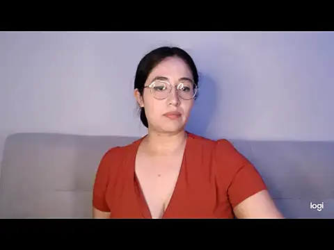 Snapshot of YummymeowW chatting on July 5, 2026, 1:01 am YummymeowW online show from July 5, 2026, 1:01 am