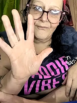 davisdesiresxh online show from December 27, 2024, 2:01 pm