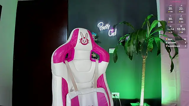 Katiehill 1 online show from March 7, 2025, 6:43 pm