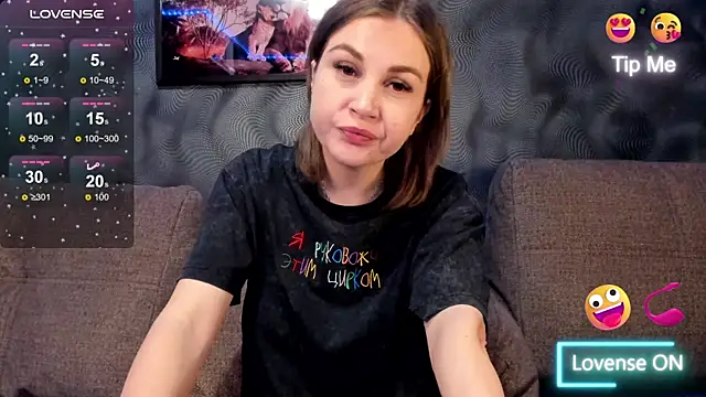 CassieMils online show from June 19, 2026, 7:28 pm