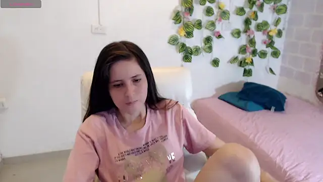 Snapshot of tania_sweet__ chatting on November 9, 2025, 3:43 pm tania sweet online show from November 9, 2025, 3:43 pm