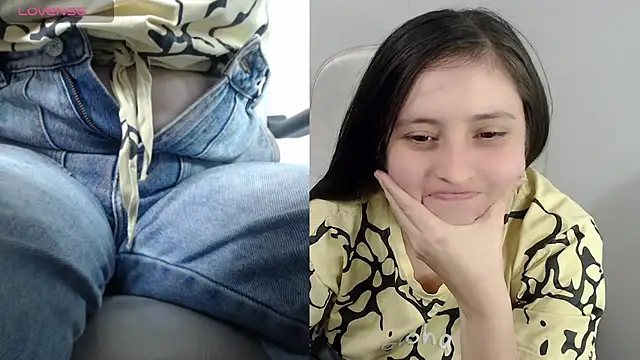 Snapshot of tania_sweet__ chatting on July 28, 2026, 6:53 pm tania sweet online show from July 28, 2026, 6:53 pm