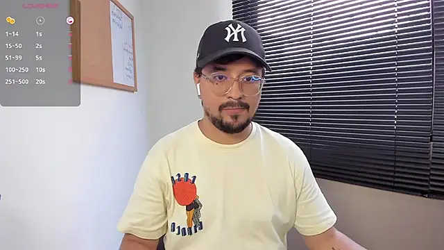 DaviidEvans  online show from December 6, 2024, 5:33 pm