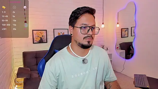 DaviidEvans  online show from September 16, 2025, 3:13 pm