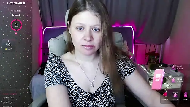 alekasamui online show from February 18, 2025, 3:21 am