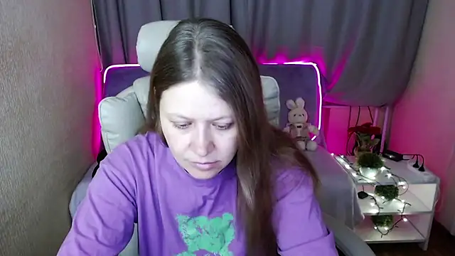 alekasamui online show from February 21, 2025, 1:33 am