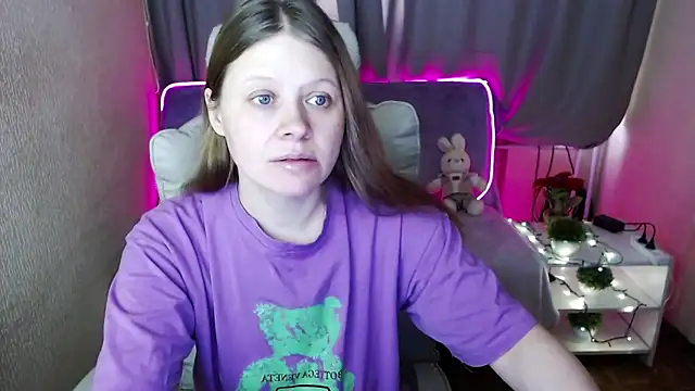 alekasamui online show from March 5, 2025, 4:45 am