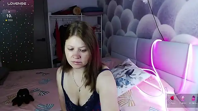 alekasamui online show from September 12, 2025, 8:42 pm