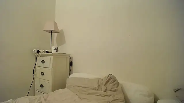 desirmiss1 online show from February 12, 2025, 8:59 am