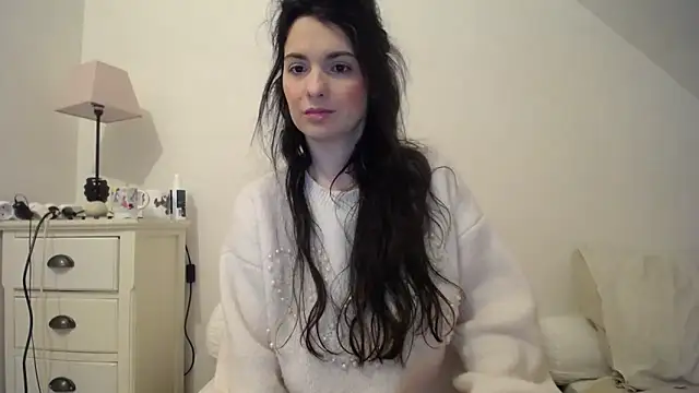 desirmiss1 online show from February 13, 2025, 12:43 pm