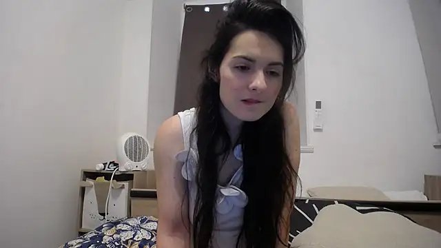 desirmiss1 online show from February 16, 2025, 2:00 pm