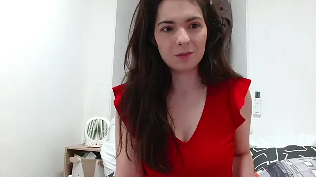 desirmiss1 online show from October 28, 2025, 7:45 am