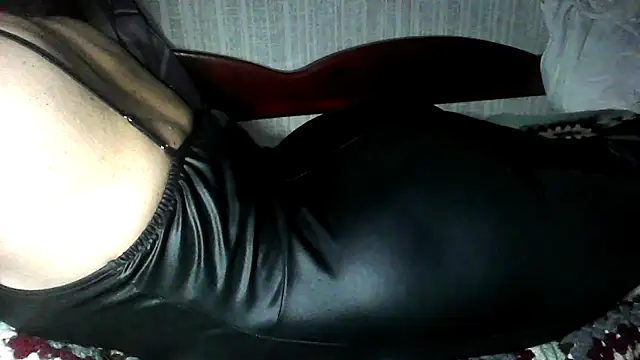 Alma Evelynne online show from December 15, 2025, 8:24 pm