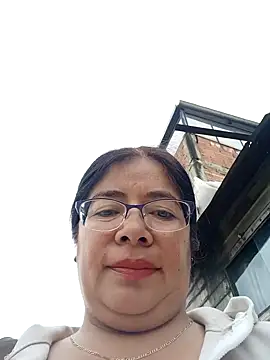   valentina18 online show from January 3, 2025, 1:14 pm