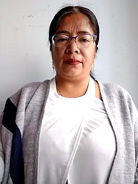   valentina18 online show from January 9, 2025, 1:13 pm