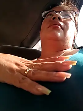   valentina18 online show from January 13, 2025, 8:37 pm