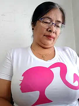   valentina18 online show from January 22, 2025, 1:11 pm