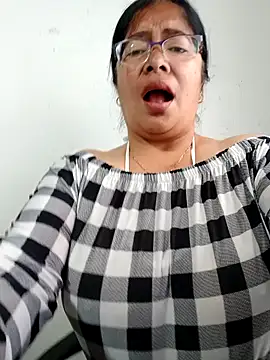   valentina18 online show from February 12, 2025, 1:16 pm