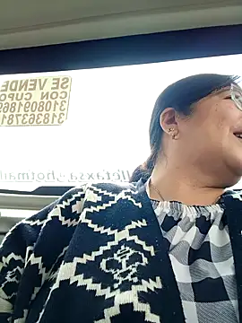   valentina18 online show from February 12, 2025, 4:44 pm