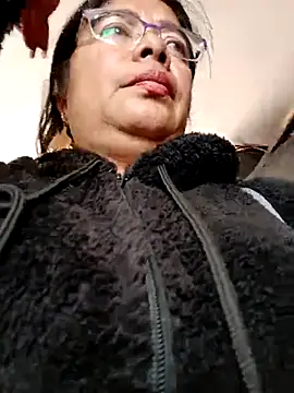   valentina18 online show from February 20, 2025, 4:14 pm