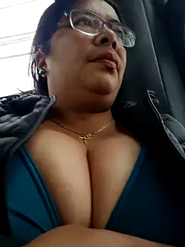   valentina18 online show from March 5, 2025, 4:24 pm