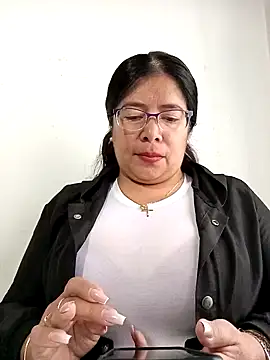   valentina18 online show from March 19, 2025, 1:18 pm