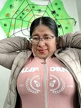   valentina18 online show from October 8, 2025, 1:09 pm