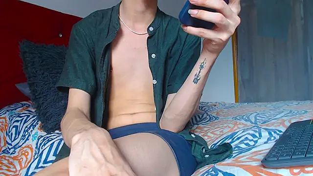 LAICK 01 online show from April 4, 2026, 9:45 pm