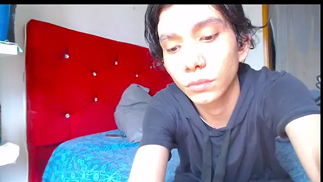 Snapshot of LAICK_01 chatting on May 13, 2026, 7:33 pm LAICK 01 online show from May 13, 2026, 7:33 pm