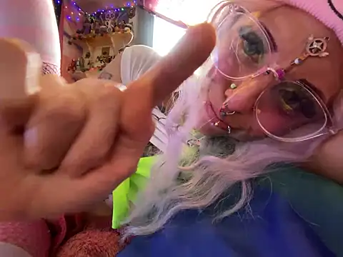 BABYUNICORN online show from January 10, 2025, 9:20 pm