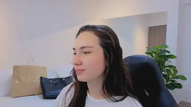 ava blue online show from April 20, 2026, 7:59 pm