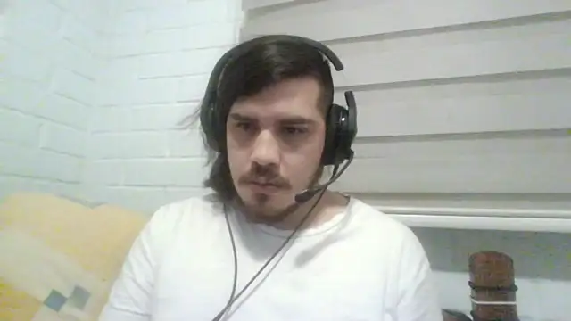 hung weeb online show from November 3, 2025, 2:02 am