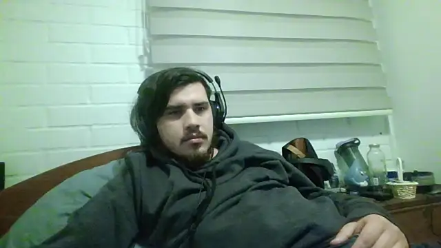 Snapshot of hung_weeb chatting on June 23, 2026, 4:10 am hung weeb online show from June 23, 2026, 4:10 am