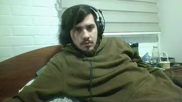 Snapshot of hung_weeb chatting on June 24, 2026, 2:32 am hung weeb online show from June 24, 2026, 2:32 am