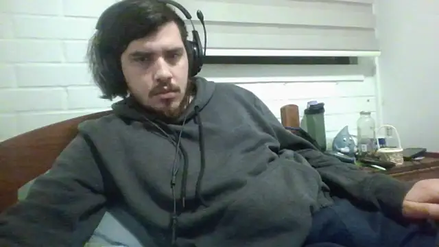 Snapshot of hung_weeb chatting on June 25, 2026, 5:12 am hung weeb online show from June 25, 2026, 5:12 am