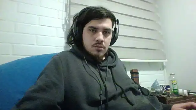Snapshot of hung_weeb chatting on July 16, 2026, 1:44 am hung weeb online show from July 16, 2026, 1:44 am