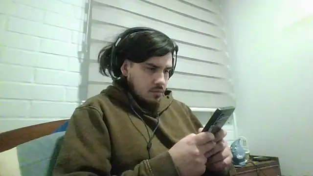 Snapshot of hung_weeb chatting on July 21, 2026, 2:25 am hung weeb online show from July 21, 2026, 2:25 am