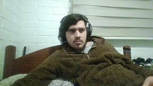 Snapshot of hung_weeb chatting on July 26, 2026, 5:04 am hung weeb online show from July 26, 2026, 5:04 am