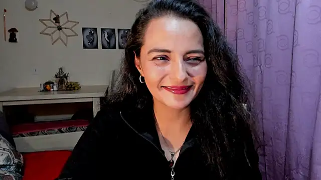 emma luxy online show from April 8, 2026, 5:18 am