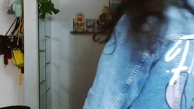 Nikkykora15 online show from March 14, 2025, 10:05 pm